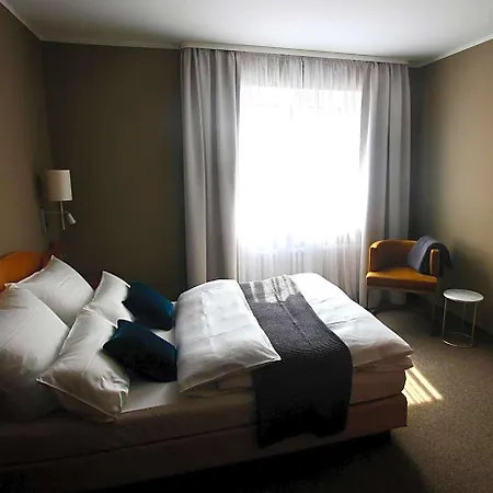 Tari Hotel Höchberg